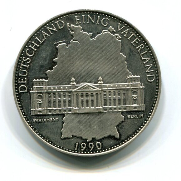 1990 Germany Medal (b735-29) - Picture 1 of 2